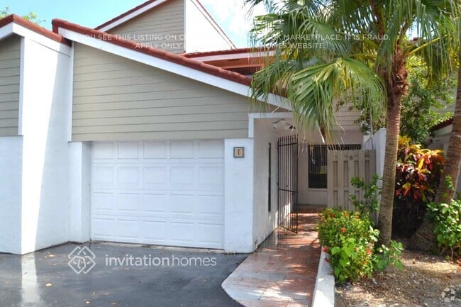 Building Photo - 2700 N 34th Ave Rental