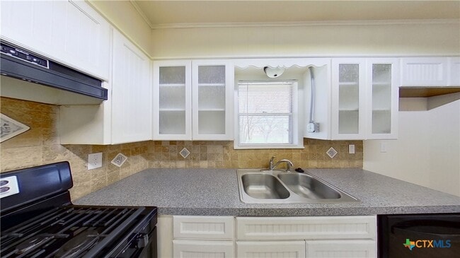 Photo - 205 E 2nd St