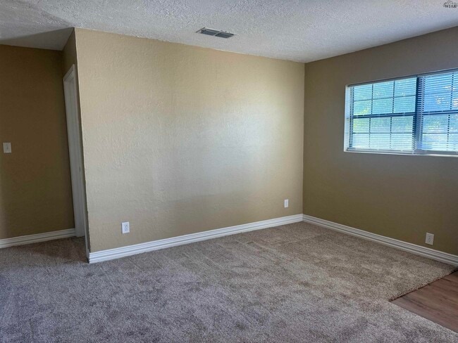 Photo - 2912 Cunningham Dr