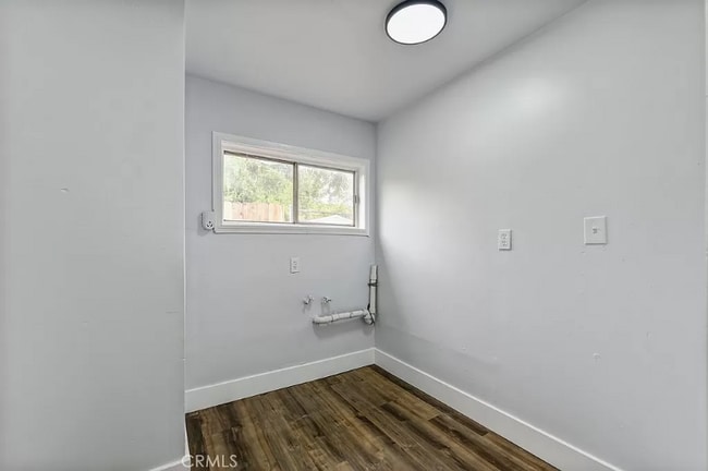 Photo - 2385 Elgin St