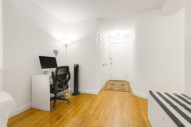 Photo - 72-10 112th St Unit 3B