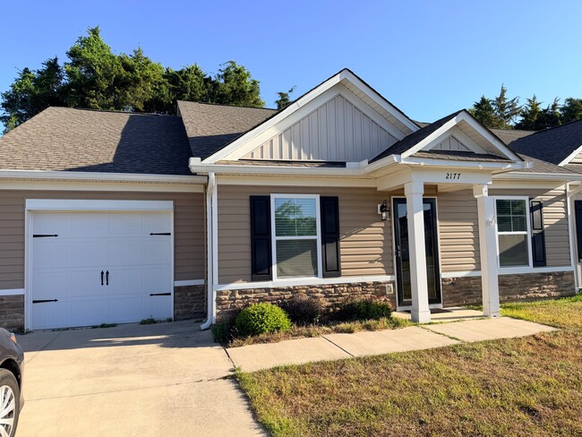 Building Photo - 2177 Stillpointe Dr