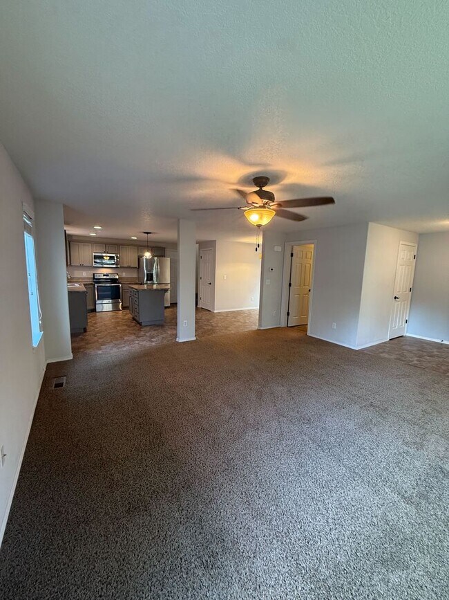 Photo - Gorgeous 3B/2.5Ba Home in Battle Ground! Close to Shopping & More!