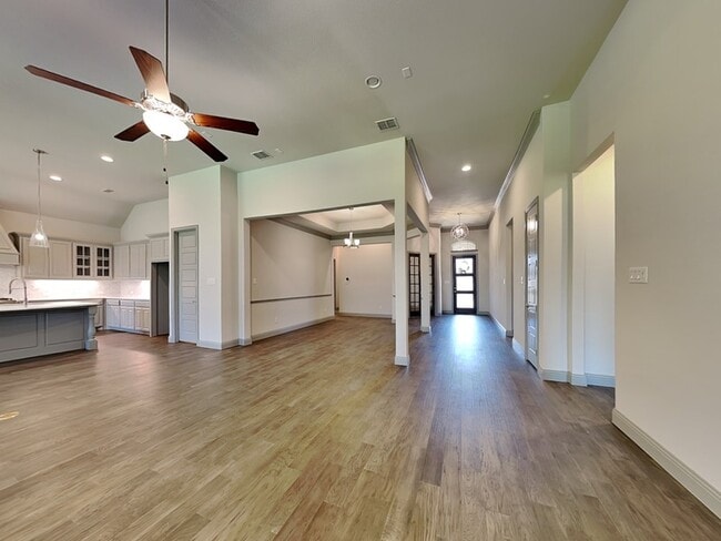 Photo - 614 Summer Oaks Dr