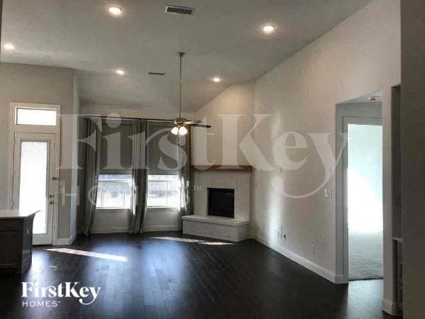 Photo - 816 Hollett Ct