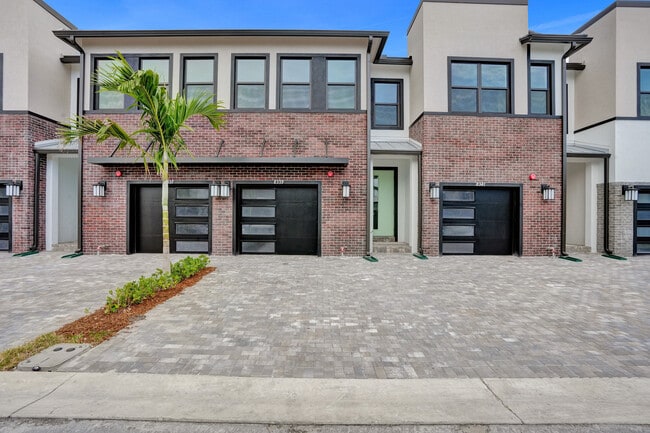 Building Photo - 767 NW 82nd Ter Rental
