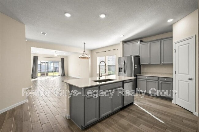 Photo - 400 Bloomfield Wy