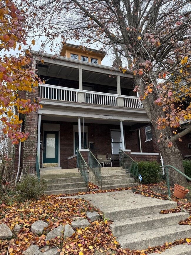 Building Photo - 1766-1768 Oak St Unit 1768 Oak Street