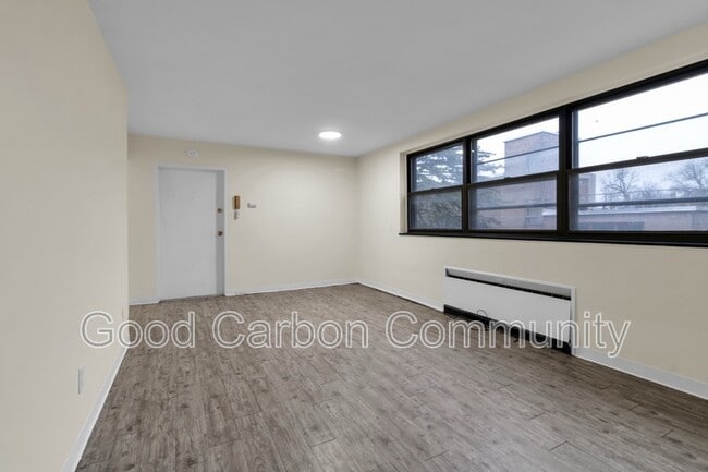 Building Photo - 1022 Delaware Ave Unit B06