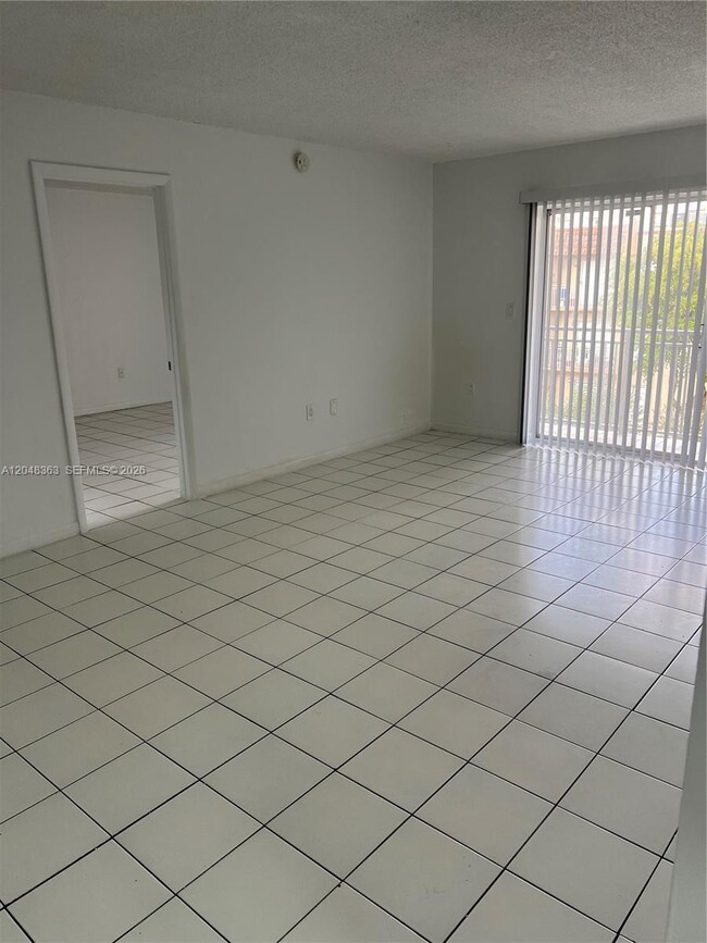 Photo - 4715 NW 7th St Unidad 407-2
