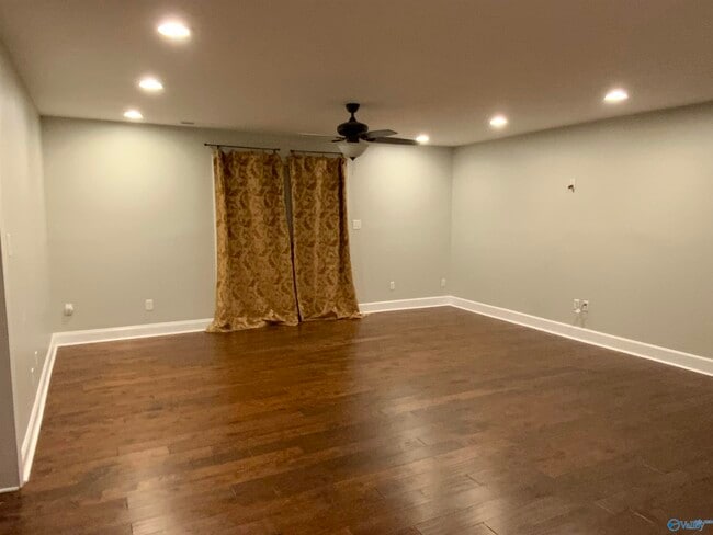 Building Photo - 108 Pat St