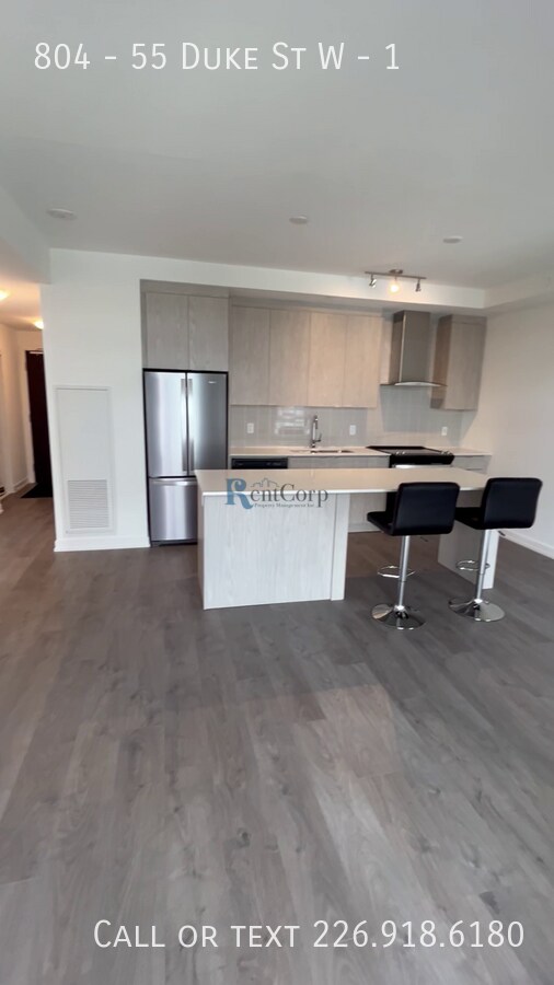 Photo - 55-855 Duke St W