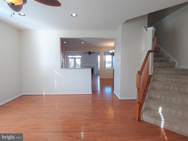 Photo - 912 Glaze Ct