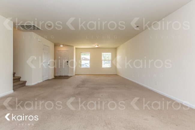 Photo - 326 Kenneth Blvd NW