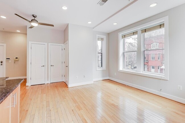 Photo - 500 M St NW Unidad 3