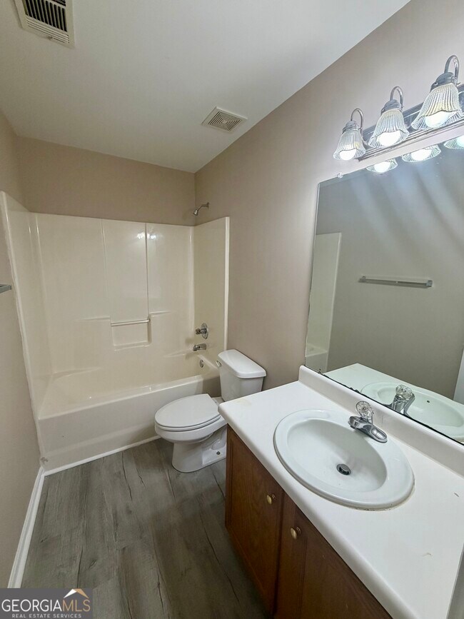 Photo - 110 Alice Dr