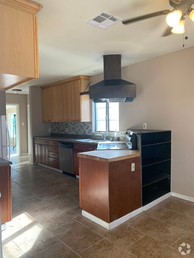 Building Photo - 200 W Lucero Ave Rental