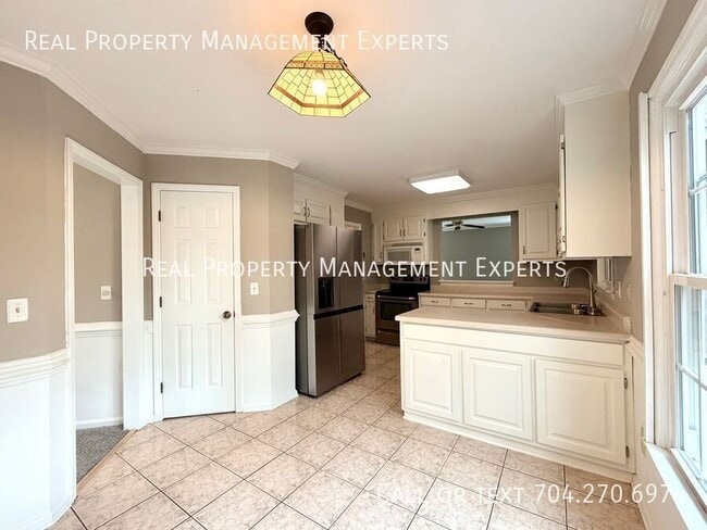 Photo - 9315 Pebble Creek Way