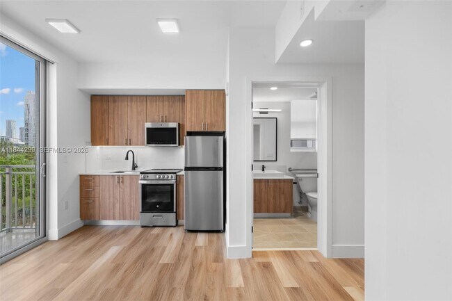 Photo - 650 SW 1st St Unidad 206