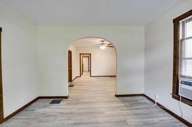 Photo - 451 Marion Ave