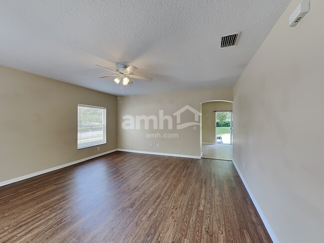 Photo - 11002 Newbridge Dr