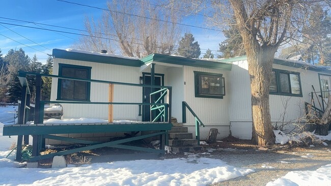 Building Photo - Sunny Slopes Unit 1