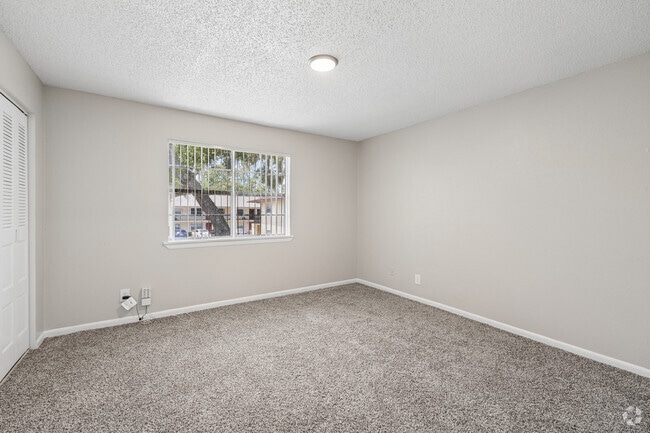 2BR, 1.5BA - 1,016SF - Bedroom - Ridge Apartments