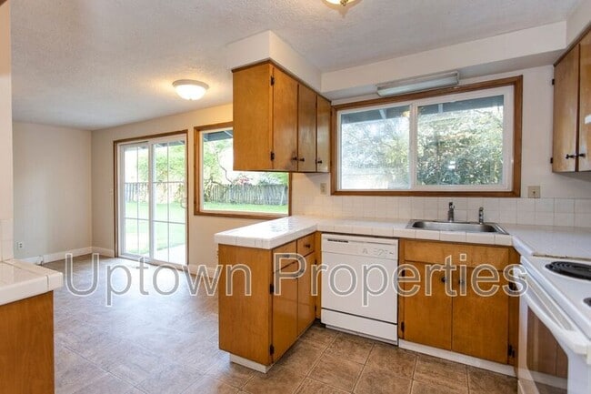 Photo - 9370 SW Killarney Ln