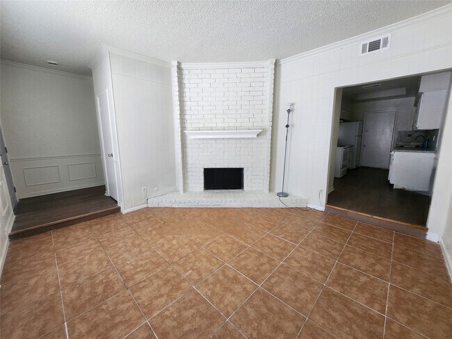 Photo - 7700 Creekbend Dr Unit 98