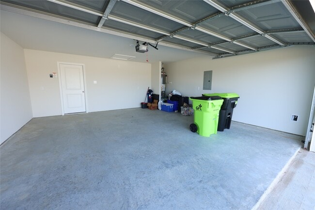 Photo - 428 Lgt Smt Dr