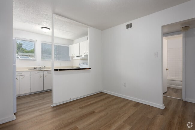 2BR, 1BA - 850SF - Dining Room