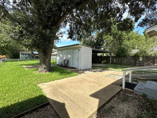 Photo - 1016 S Booth Ln