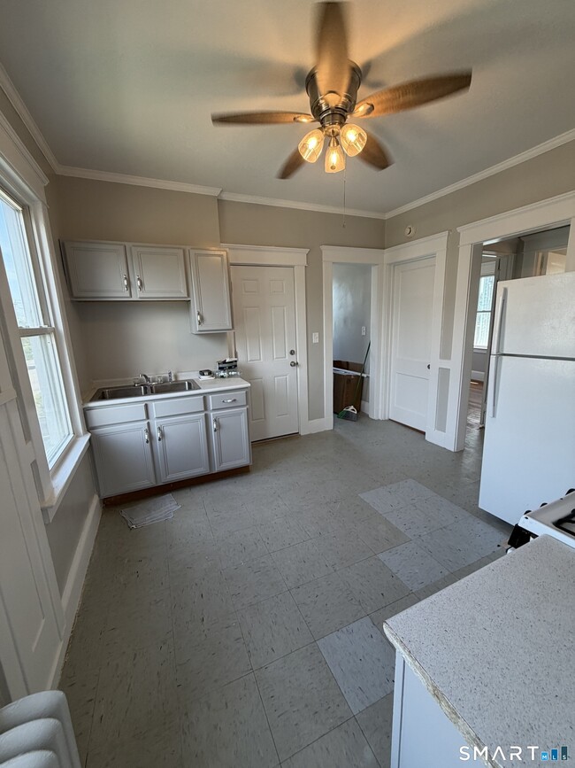135 East Ave Unit 2
