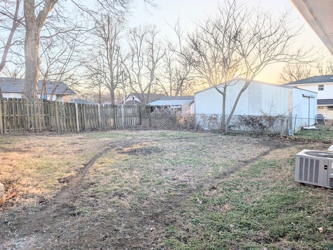 Photo - 200 E Jean St