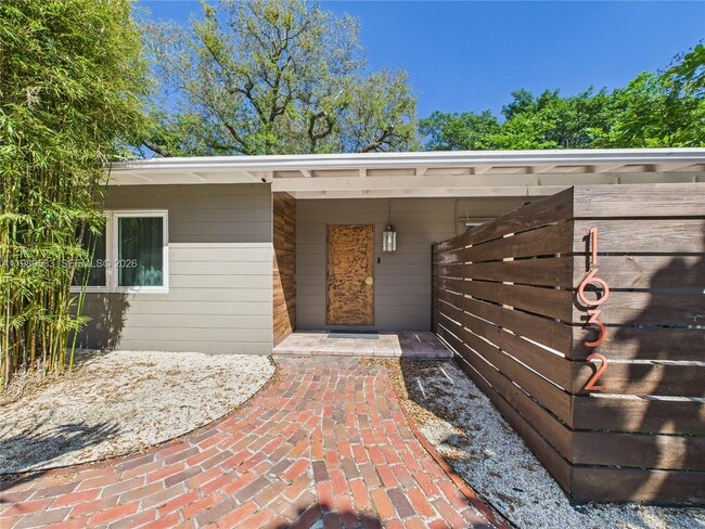 Photo - 1632 SW 28th Ave