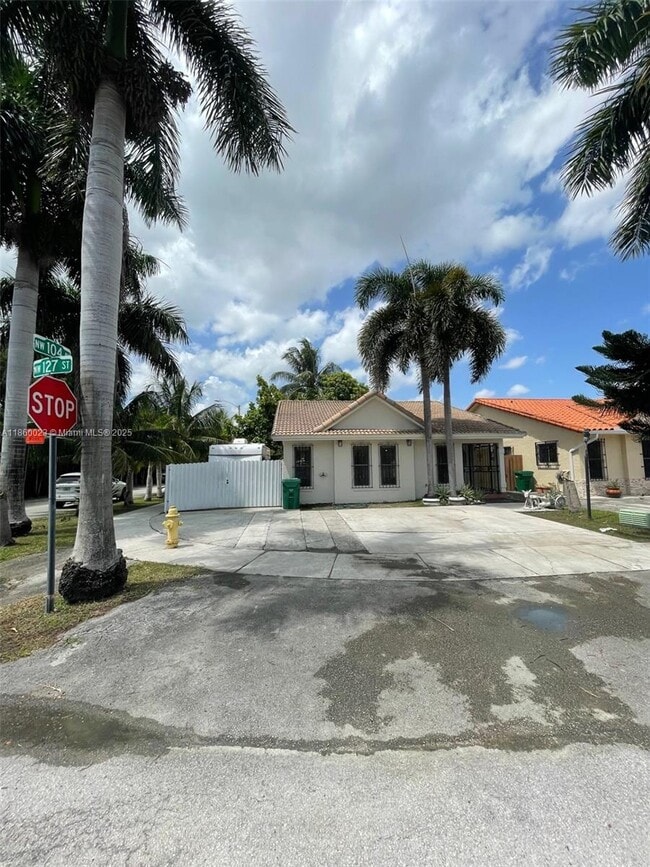 Building Photo - 10399 NW 127th St Rental