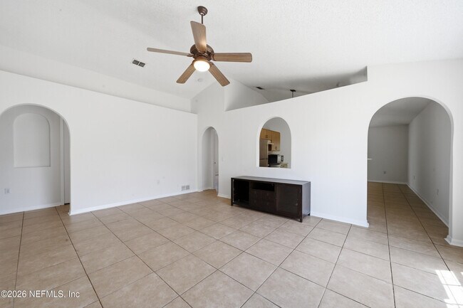 Photo - 8451 Oak Crossing Dr W