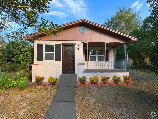 Building Photo - 2325 Westover Dr Rental
