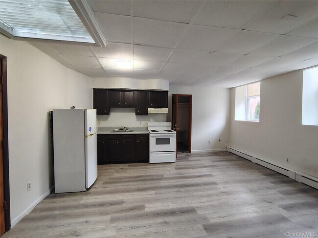 Photo - 12 Main St Unidad 12B