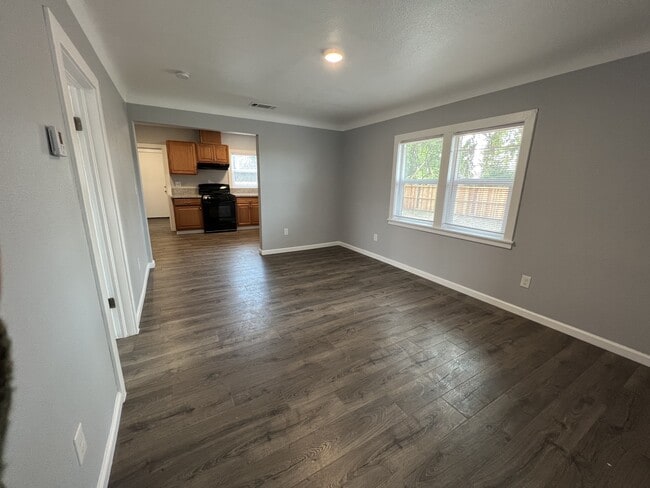 Photo - 28994 Rd 168