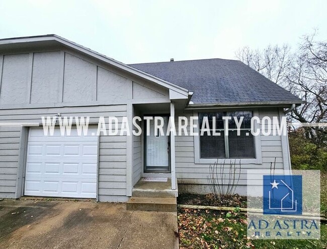 Photo - Beautiful Updated Duplex in Grandview-Available in MAY!!