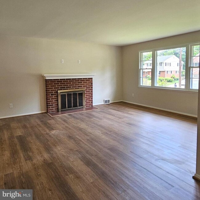 Photo - 7606 Gresham St