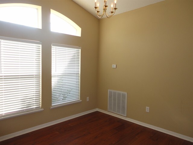 Photo - 96 Desiree Aurora St