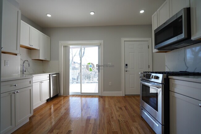Photo - 372 Beacon St Unit 6