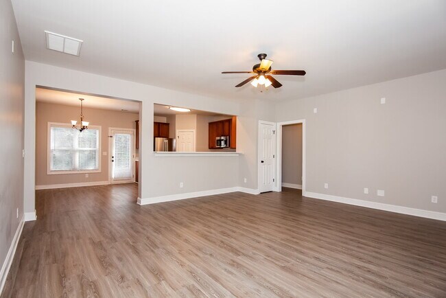 Photo - 165 Spring Cir