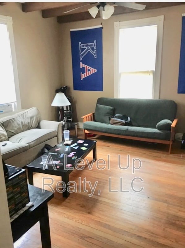Photo - 723 E 6th St