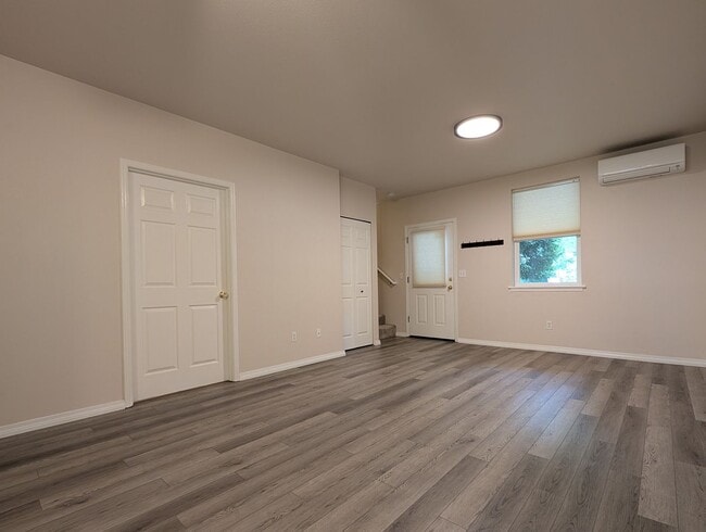 Photo - 3 Bedroom, 2 Bath Home Close To Skinner Butte!