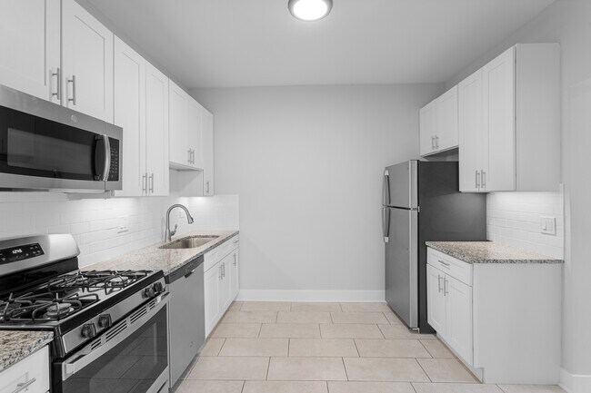 Photo - 7600 N Sheridan Rd Unit 104