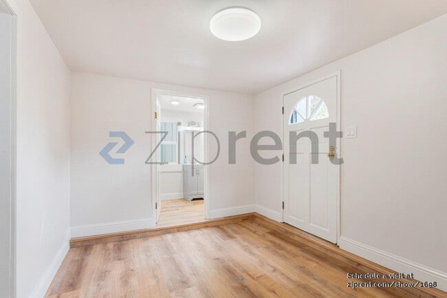 Building Photo - 1340 67th St Rental