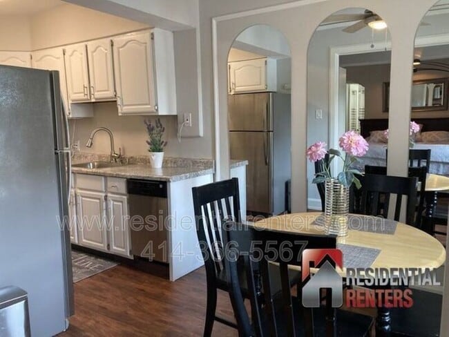 Photo - 1028 E Juneau Ave Unidad 209